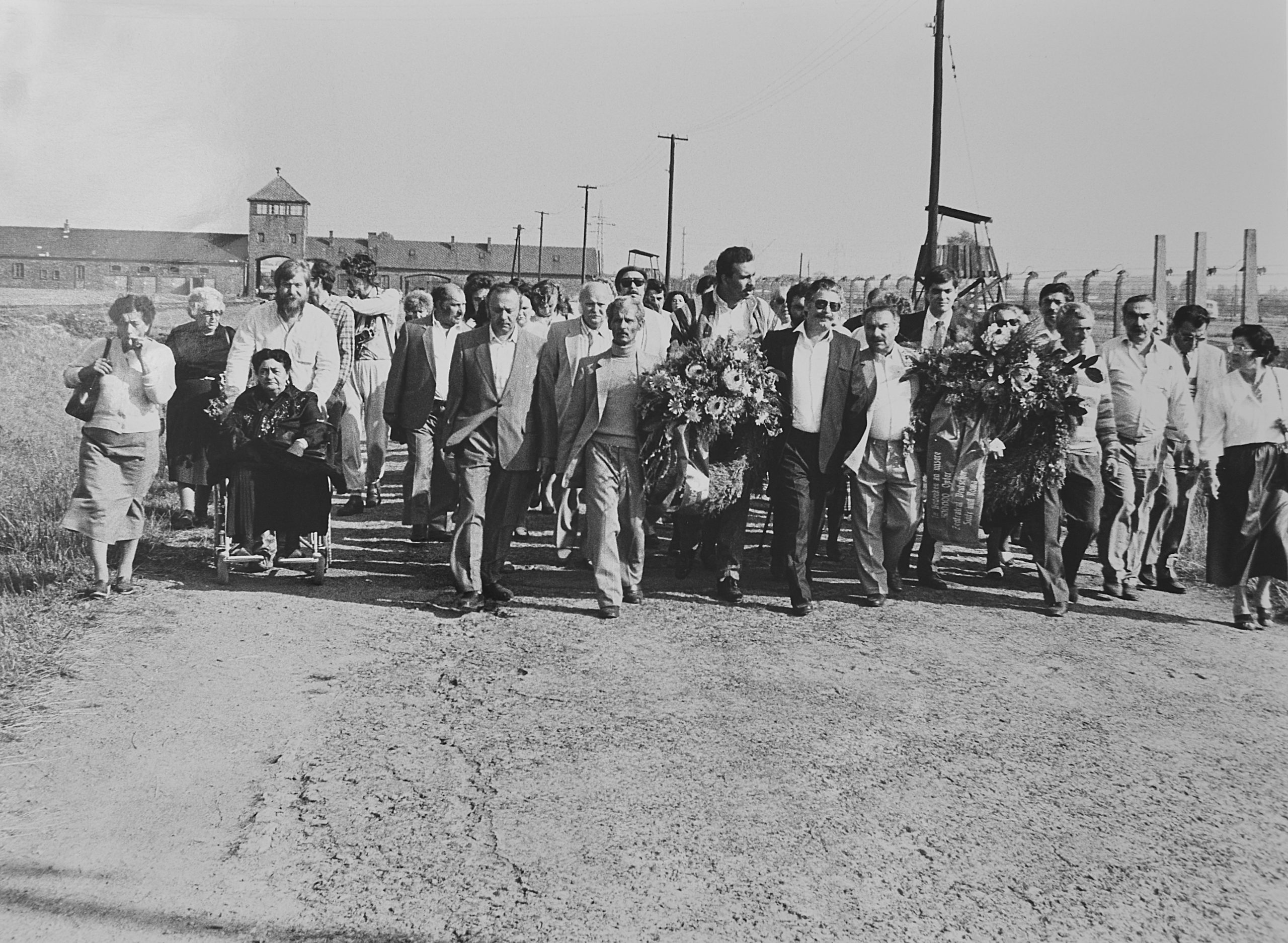 The first commemorative visit of the Central Council to Auschwitz, October 1985